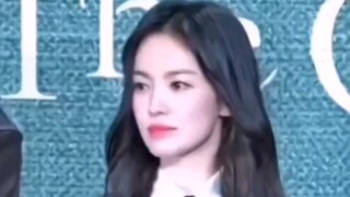 At the press conference of the hit Korean drama "Dark Glory", Song Hye Kyo was stunningly beautiful!