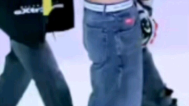 【Lee Tae-yong】Semua orang tahu Lee Tae-yong tidak punya pantat.