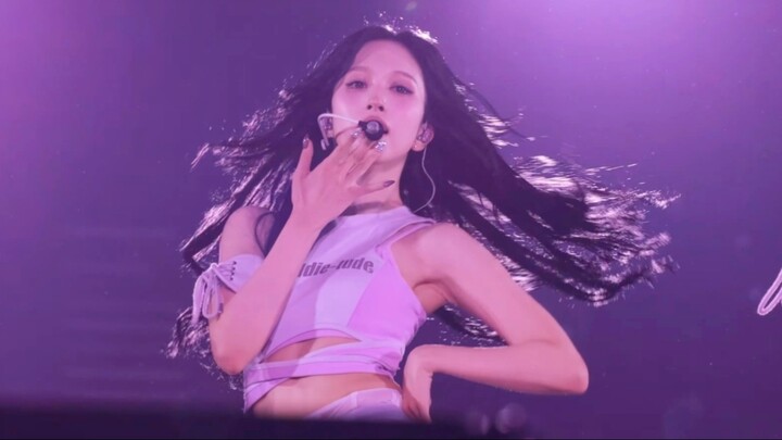 On the first stage, Mina was all earnest and went for it; by the end, she’d turned so seductive I co