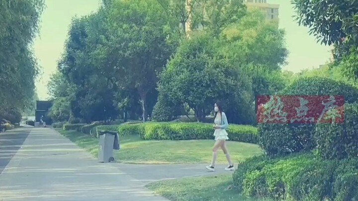 How hot is summer, really? Just look at how few clothes these beauties are wearing!