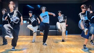 NEXZ cover Stray kids'Chk Chk Boom'舞蹈练习室！