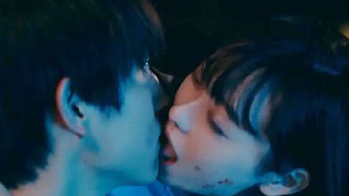 变态男疯狂偷窥女孩，没想到女孩更是个大变态！日本猛片《羊与狼的恋爱和杀人》