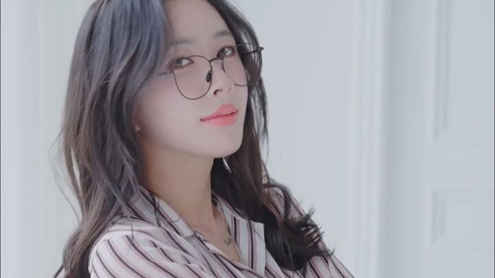 ChoiApple’s Outfit Series & Striped Sheath Dress So Sexy