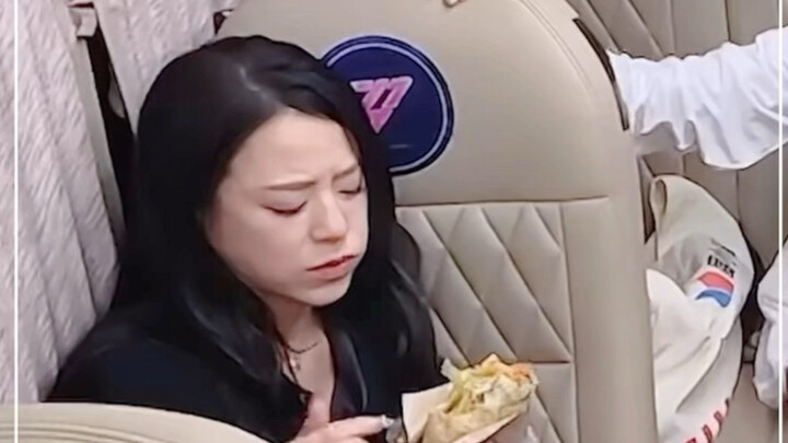 Jiang Yuchen’s frantic eating scares her sisters to death
