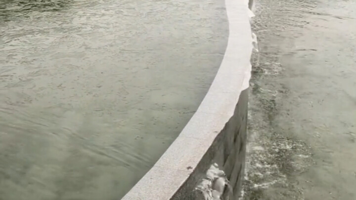 Thủy tinh nổi tự nhiên, hoàn toàn không ô nhiễm, thủy tinh nguyên chất từ thiên nhiên