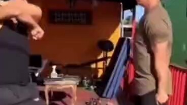 Wow (ง •̀_•́)ง