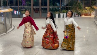 Three little beauties in "Glorious Qiangtang"