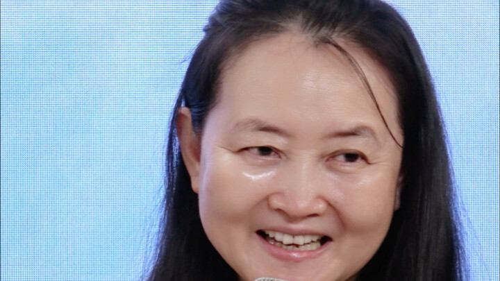 Đạo diễn Dương Dương đáp trả lời đùa của khán giả về việc Thung lũng Hoàng Phong không có nhà