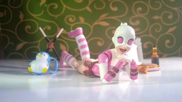 slow motion figure gwenpool twice