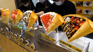 เครปนูเทลล่าสตรอว์เบอร์รี่วิปครีม - อาหารข้างทางเกาหลี