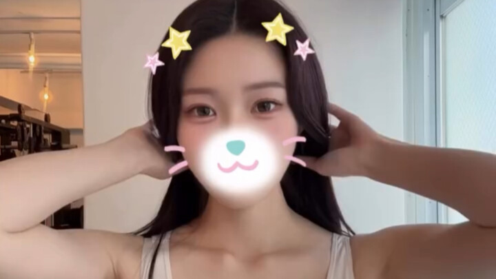 Thỏ trắng nhỏ nhảy tưng tưng