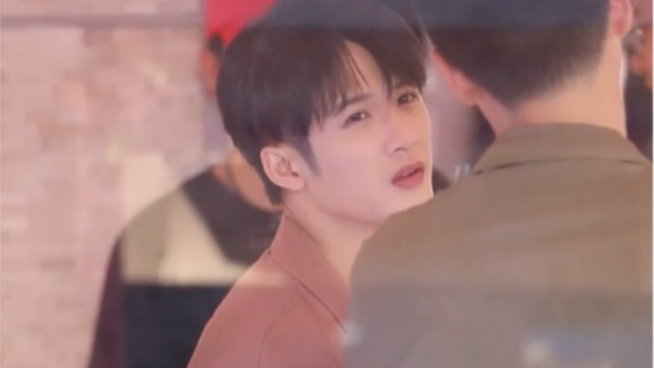 ساعدوني! شين يي، لماذا أنت حلو إلى هذا الحد؟！