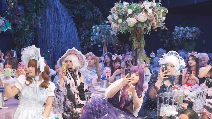 พวกเธอถ่ายอะไรกันนะ? ก็ถ่ายอันรานไง!