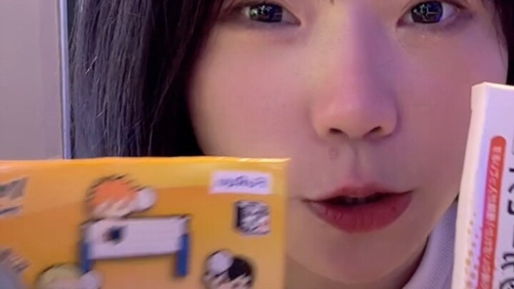 Saya menggambar C untuk menikmati lukisan warna-warni, serta stand akrilik Senior Ryo!