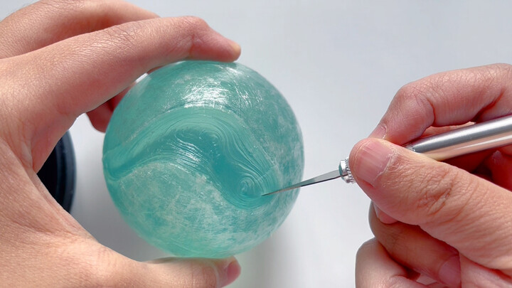 I always want to carve this ball into a work of art.