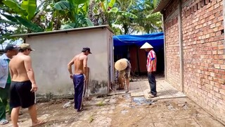 Cạy Gạch Dọn Dẹp Nhà | MienTayTV