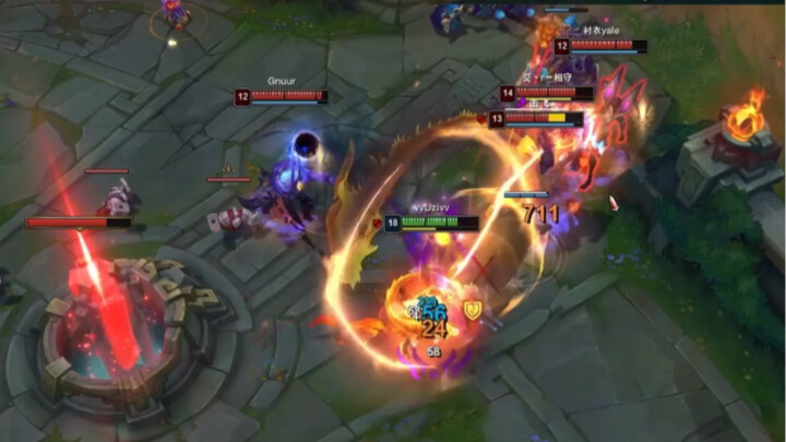 Đối thủ: Tên Thiền Sư Mù này bay trên trời! Đồng đội: Thao tác thế này mà là người sao?