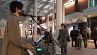 Japanese street singing "Horizontal Line" back number