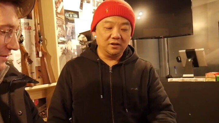 Real footage of an American gun store: Is buying a gun really as easy as buying cabbage?
