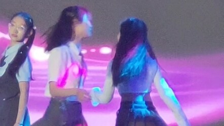 成都十七中艺术节舞蹈杨翊琳直拍