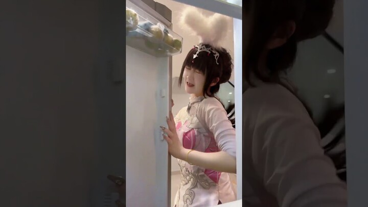 小舞别用力了！唐老六被冰箱夹了#角色扮演 #斗罗大陆 #唐舞桐与唐老六 #小舞 #唐老六