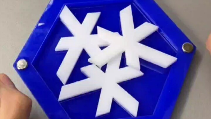 Brain-Teasing Puzzle with Just Three Pieces: Snowflake