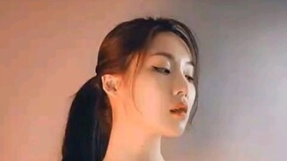 Suy nghĩ của tôi giống như nước, và vẻ đẹp ấy đẹp đến nỗi làm say đắm cả thành phố. 6.82