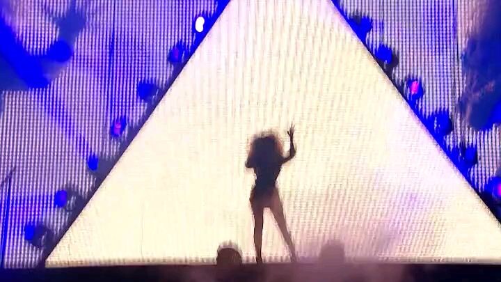 Beyonce-  Glastonbury 2001
