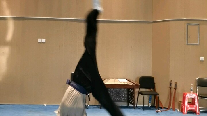 Sharing the basic skills of opera Tiger Leap