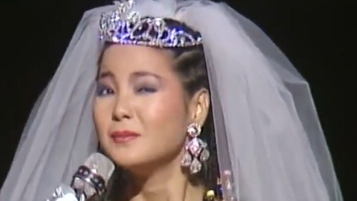 I finally understand why my dad is so obsessed with Teresa Teng—she’s so witty and charming; just li