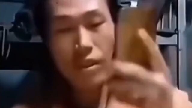 "Anh chàng kiểu Đại tá 'Hí' "