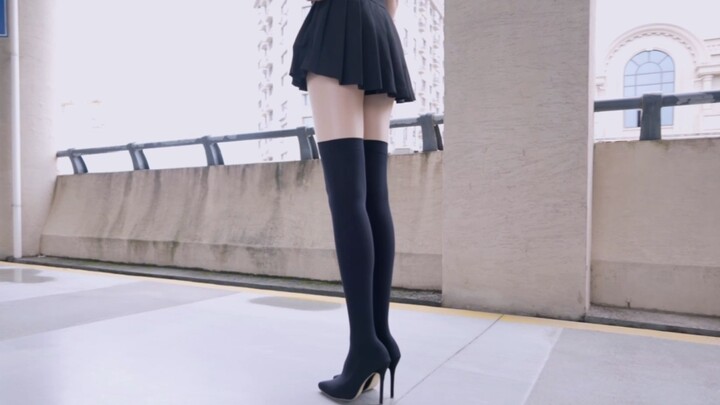 Would it be too exaggerated to wear this outfit at the beginning of school?