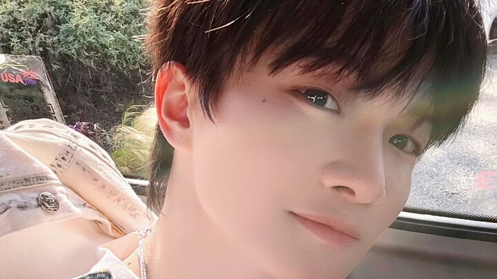 Dễ thương quá dễ thương quá, đúng là phong cách trẻ con độc nhất trong giới giải trí Hoa ngữ, mặt ng