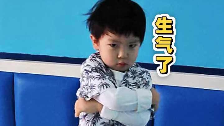 Wajah marah anak kecil itu kenapa jadi lucu banget ya hahaha haha