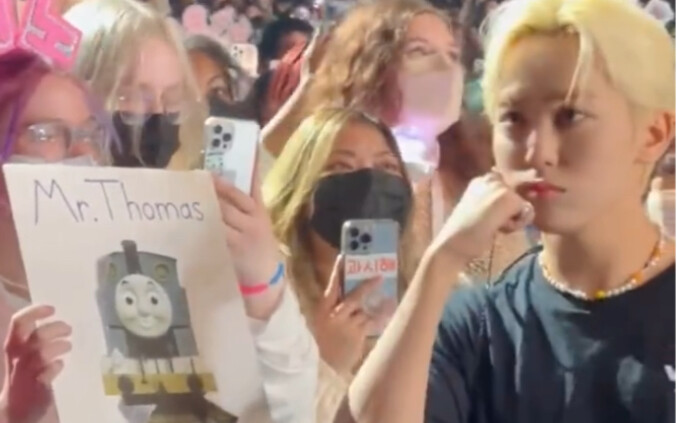 【SEVENTEEN】Little Boo and Thomas have a meet‑of‑the‑century moment at the concert, hahaha!