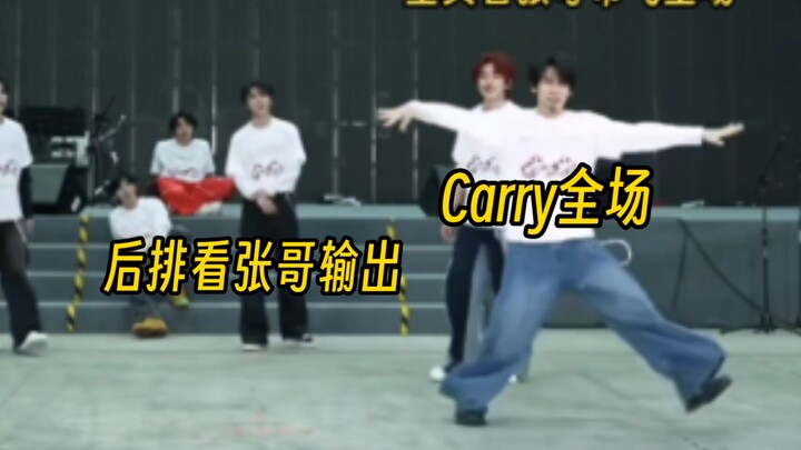 As soon as Brother Zhang hears the rhythm, his dancing urge kicks in!