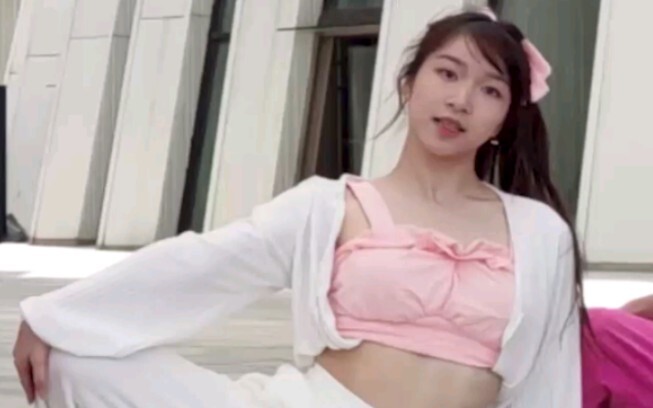 一个Kiss me more翻跳的直拍 怎么办不知道标题怎么打了