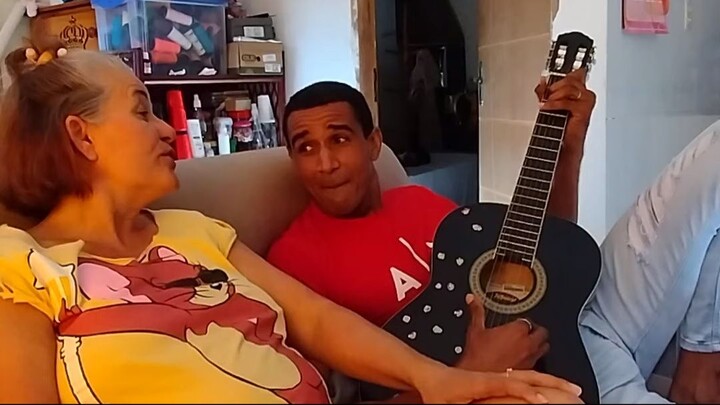 Quem canta é ela