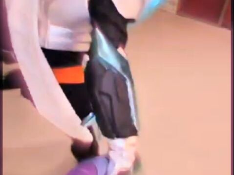 จะเป็นอย่างไรเมื่อแฟนของคุณคอสเพลย์ Kamen Rider ในงานแสดงการ์ตูน?