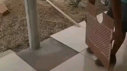 Wah, aku ingin melihat lelucon, tetapi aku tidak menyangka...