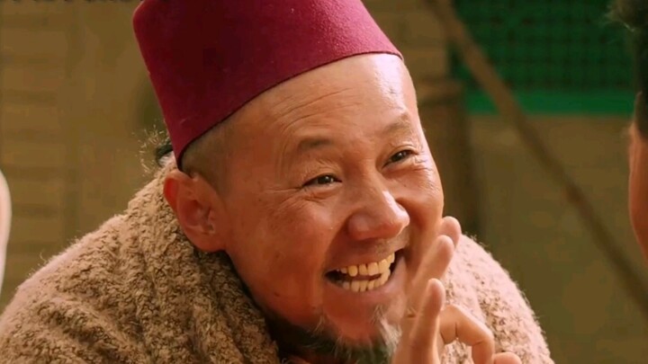 “นักแสดงตลกล่าช้าด้วยการร้องเพลง!”