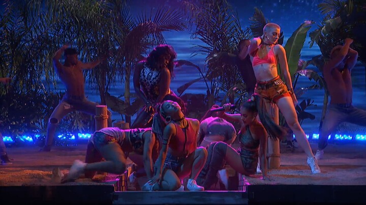 Ariana Grande Nicki Minaj Side To Side Live on American Music Awards 4K