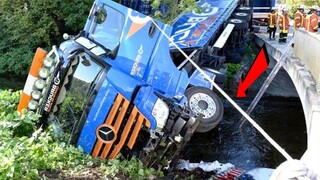 Dangerous IDIOTS Fastest Operator Truck Fails Compilation - Heavy Equipment Excavator Fail Skills