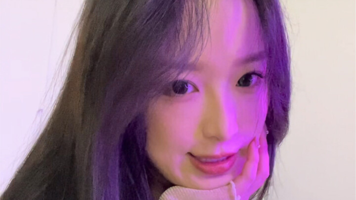 Girls in the ambiguous stage vs. girls after becoming a couple