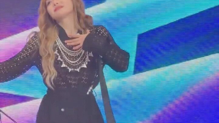 ก็คือการรีเมคเพลง Golden นี่แหละ แต่ใช้ปืนใหญ่ยิงยุงมันช่างเปรียบเทียบได้เห็นภาพจริงๆเลย