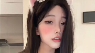 Jika kamu tidak menyukaiku, lihat saja aku.