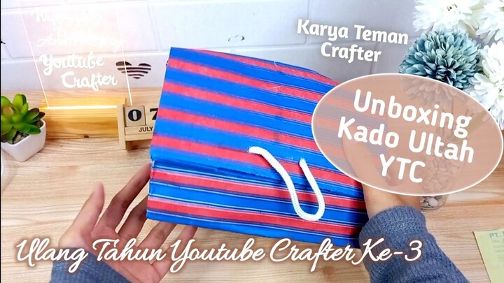 Unboxing Kado Spesial pada Ulang Tahun Youtube Crafter yang Ke-3 dari @Yati Favouriningsih