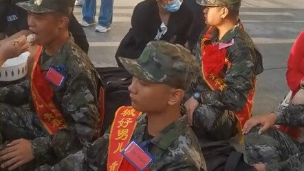Mom had originally only prepared dumplings for her son, but at the scene, she ended up feeding them 