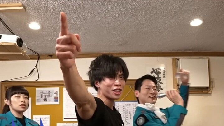 Phòng chờ SKaRD! Ba thành viên trong nhóm bắt đầu tập thể dục! Taixin thực sự hạnh phúc!