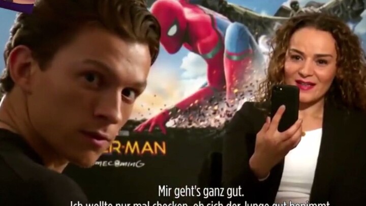 Spider-Man sedang diwawancarai, tiba-tiba Tony menelepon: “Nak, jangan meniru aku pakai celana kulit